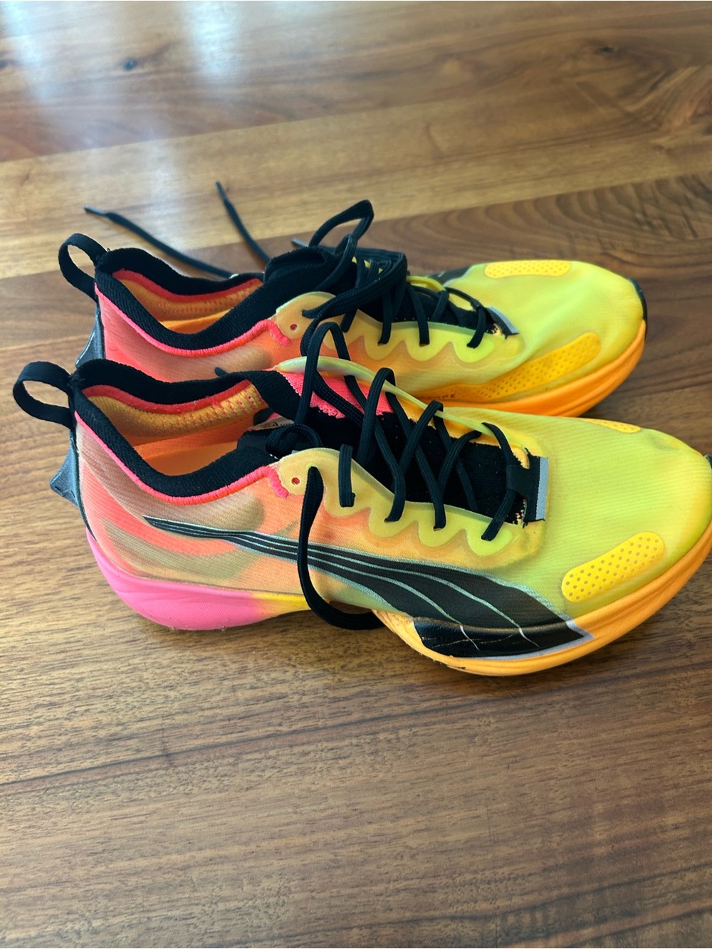 Puma FAST- R nitro elite
Yellow to orange Gradient Running Shoes with Black lace